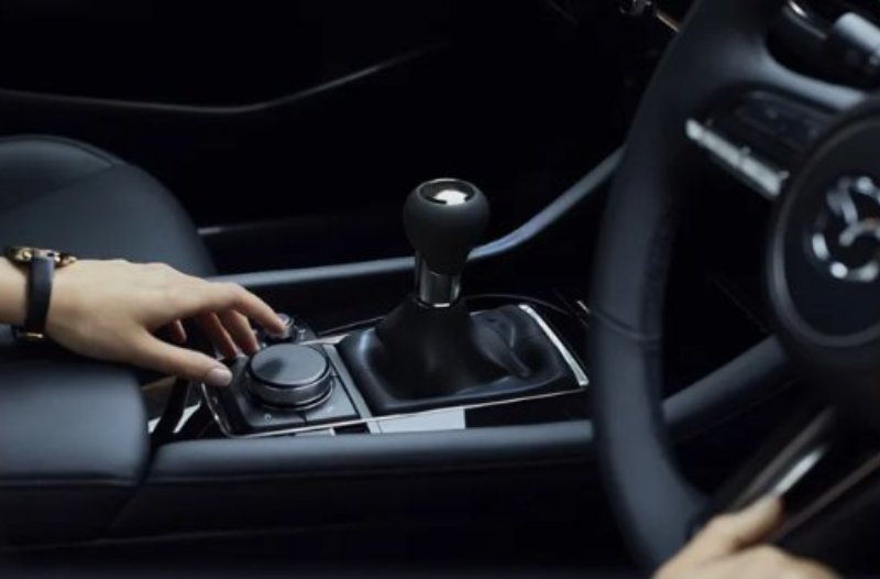 Stay connected with Mazda Connected Services https://www.rockinghamcars.co.uk/assets/media/mazda3_2.jpeg